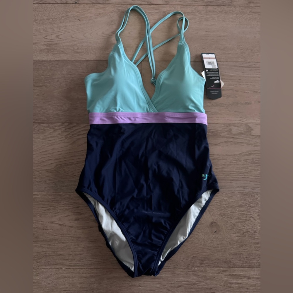 Speedo One Piece Adjustable Crossback Swimsuit in Porcelain - Picture 2 of 12